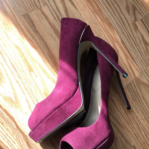 Aldo 4.5 inch suede heels in wine red color - Picture 2 of 7
